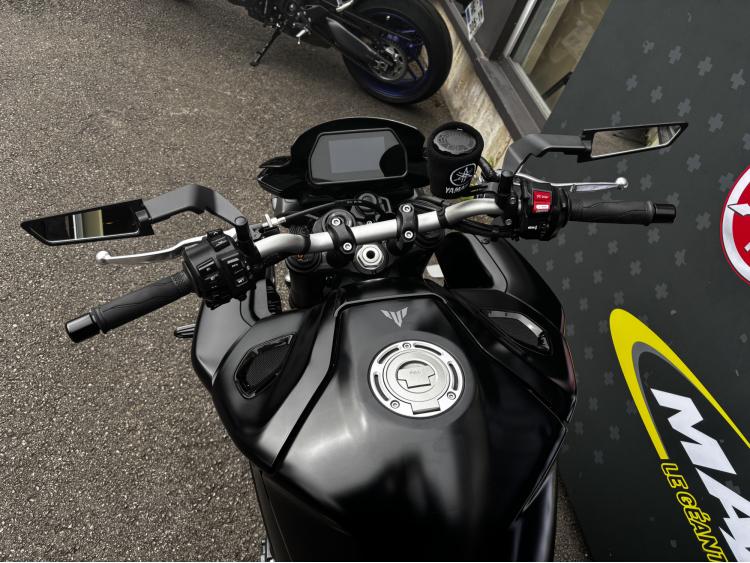 YAMAHA MT-10