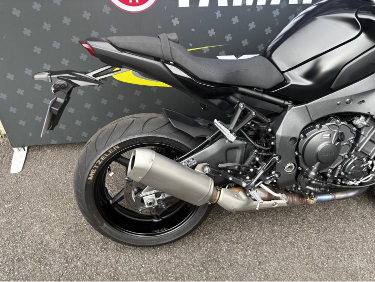 YAMAHA MT-10